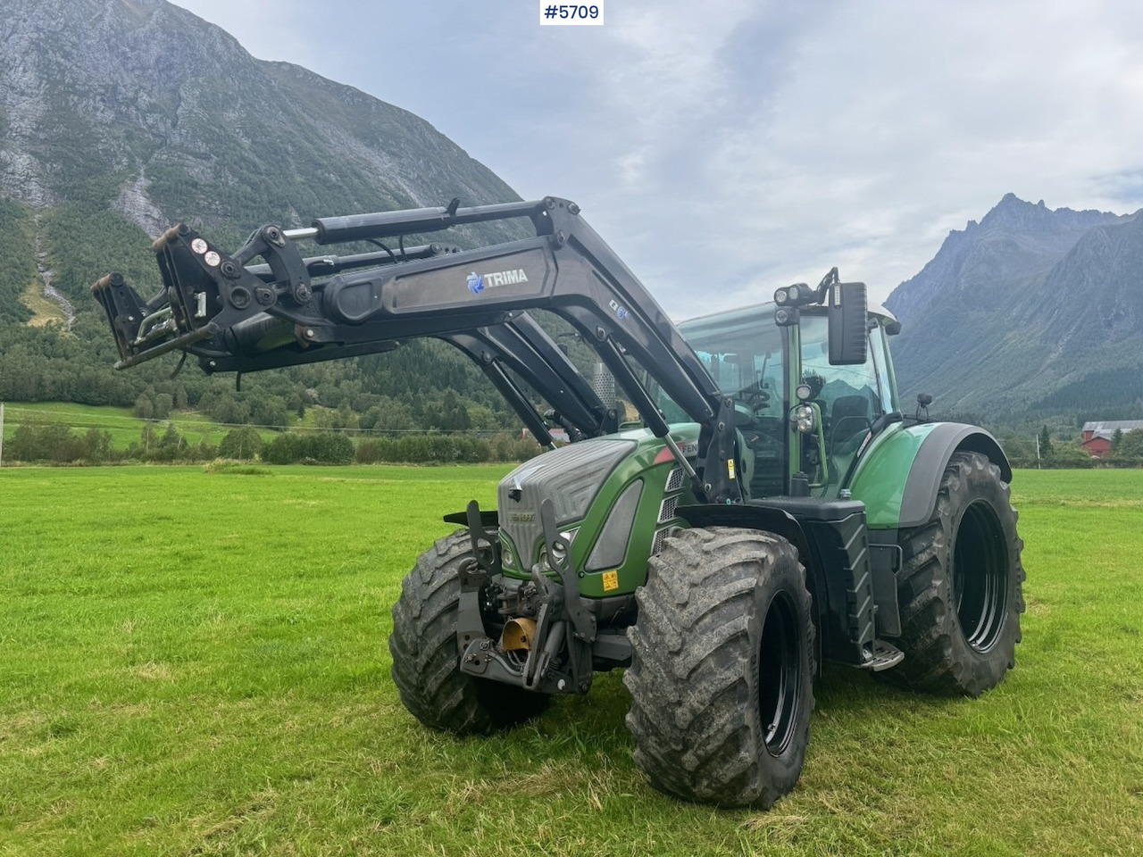 2017 Fendt 724 Vario w/ GPS, Front PTO, Loader and hydraulics. - جرار: صور 2 2017 Fendt 724 Vario w/ GPS, Front PTO, Loader and hydraulics. - جرار: صور 2