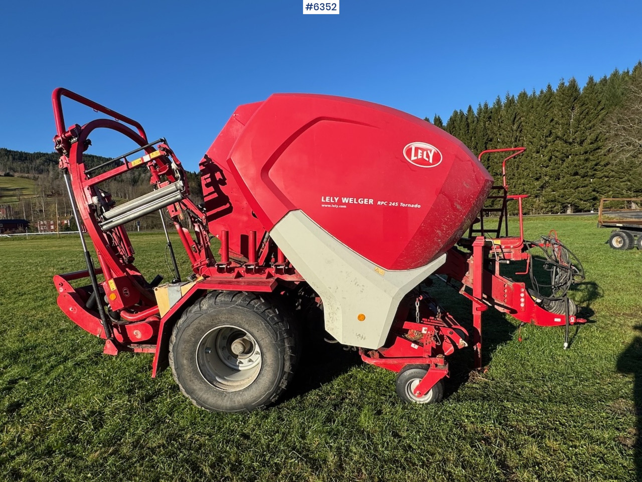 2017 Lely Welger RPC 245 Tornado combi baler. Partial rep. object - معدات القش: صور 3 2017 Lely Welger RPC 245 Tornado combi baler. Partial rep. object - معدات القش: صور 3