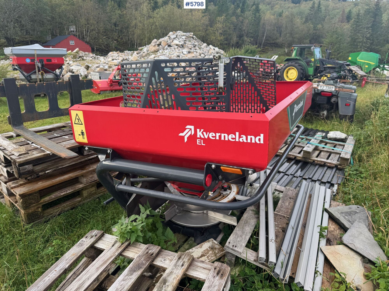 2018 Kverneland Manure spreader. Repair project - آلة رش الأسمدة: صور 1 2018 Kverneland Manure spreader. Repair project - آلة رش الأسمدة: صور 1