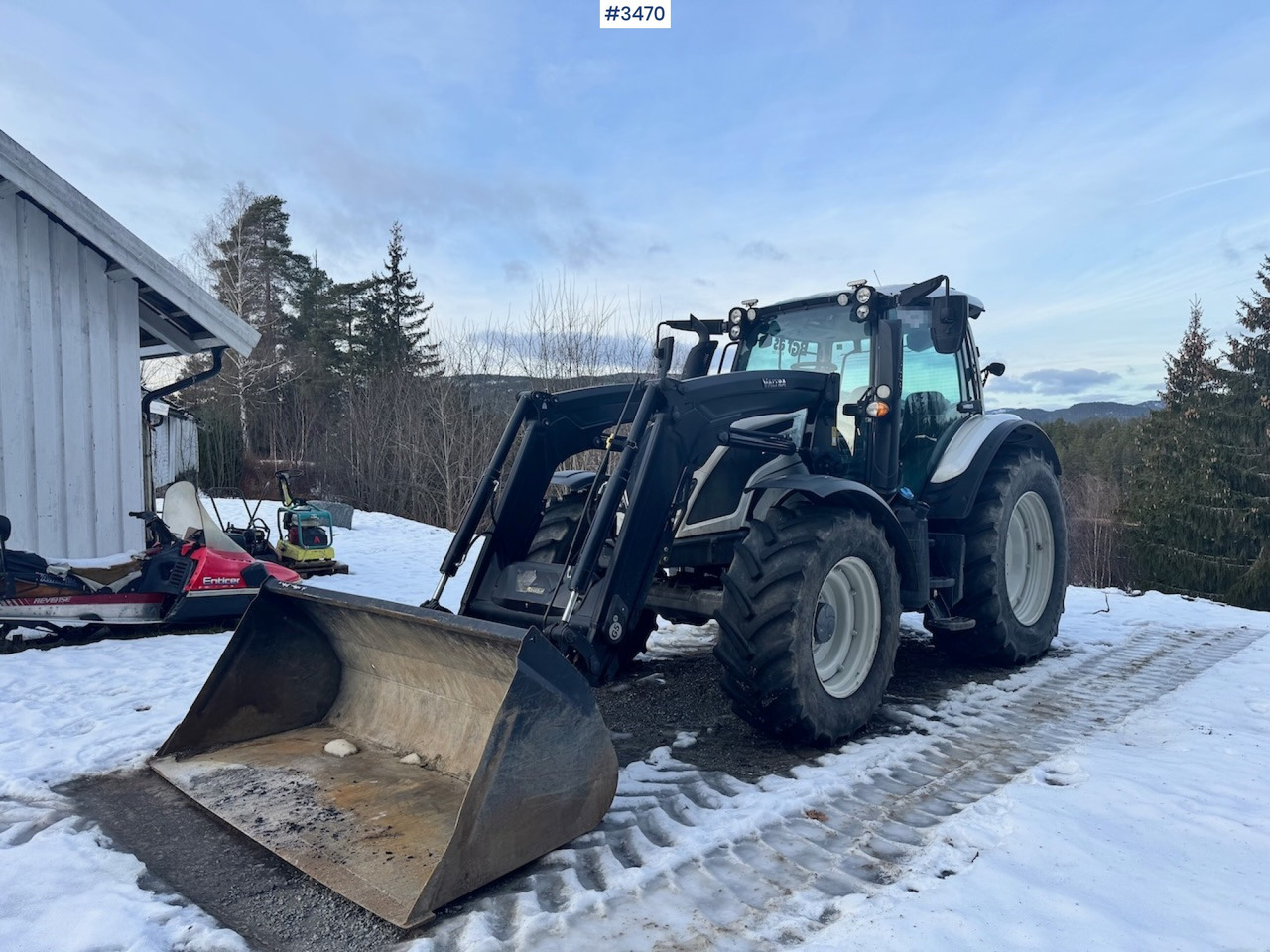 2019 Valtra N134 w/ Front loader and bucket. 900 hours! - جرار: صور 1 2019 Valtra N134 w/ Front loader and bucket. 900 hours! - جرار: صور 1