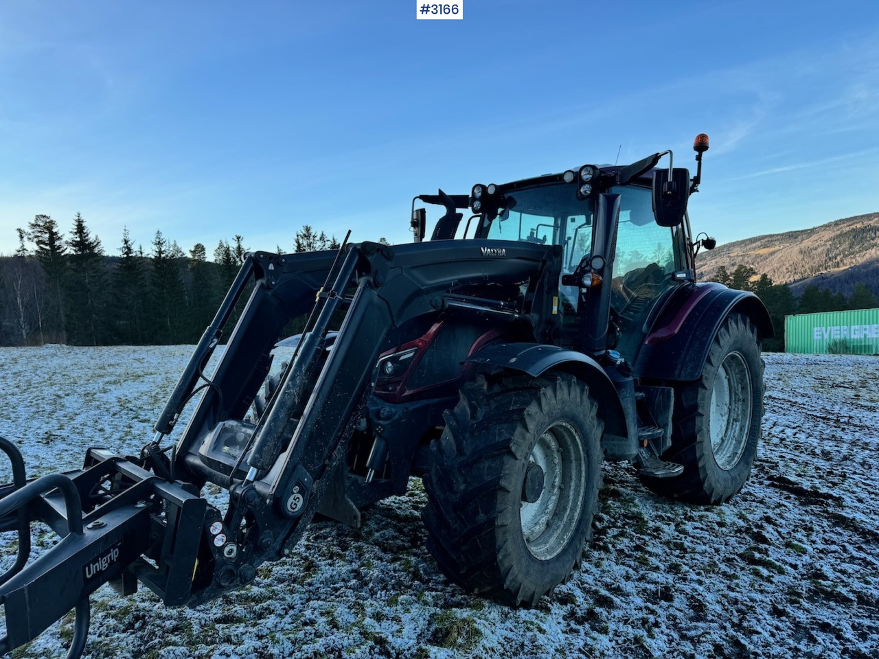 2019 Valtra N174 4x4 With front loader, snowplow blade, and 2 sets of tires. 2770 hours! - جرار: صور 1 2019 Valtra N174 4x4 With front loader, snowplow blade, and 2 sets of tires. 2770 hours! - جرار: صور 1