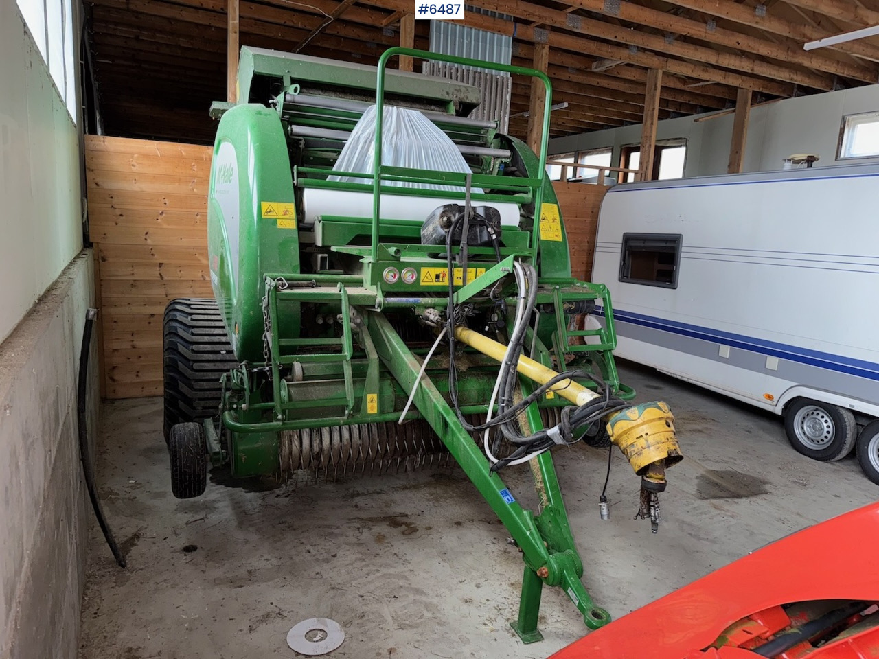 2021 McHale F5600 Plus w/ Camless Pick-Up and 710 Tires. - معدات القش: صور 3 2021 McHale F5600 Plus w/ Camless Pick-Up and 710 Tires. - معدات القش: صور 3