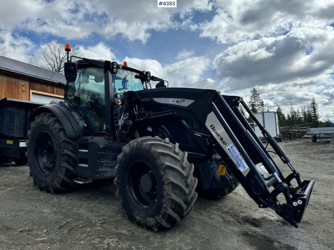 2021 Valtra T234 Versu w/ Quicke Q7 Front Loader - جرار: صور 2 2021 Valtra T234 Versu w/ Quicke Q7 Front Loader - جرار: صور 2
