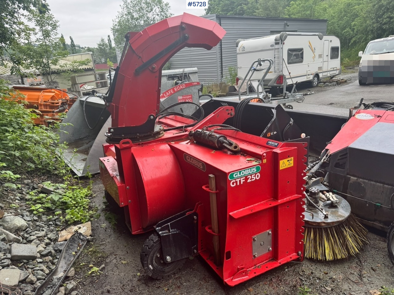 2022 Globus GTF 250-19 Snowblower - سيارة بلدية: صور 2 2022 Globus GTF 250-19 Snowblower - سيارة بلدية: صور 2