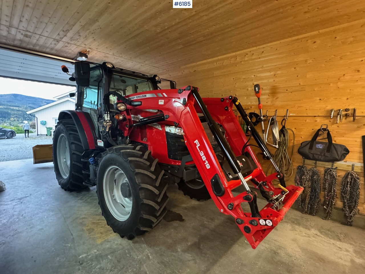 2023 Massey Ferguson 5711M Dyna w/ loader with 3rd function. Only 115 hours! - جرار: صور 1 2023 Massey Ferguson 5711M Dyna w/ loader with 3rd function. Only 115 hours! - جرار: صور 1