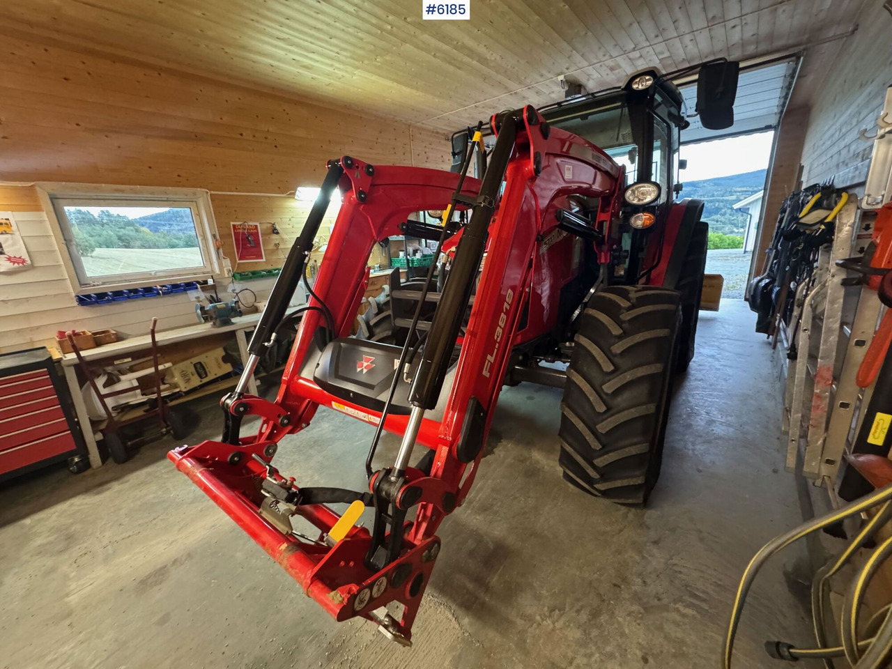 2023 Massey Ferguson 5711M Dyna w/ loader with 3rd function. Only 115 hours! - جرار: صور 4 2023 Massey Ferguson 5711M Dyna w/ loader with 3rd function. Only 115 hours! - جرار: صور 4