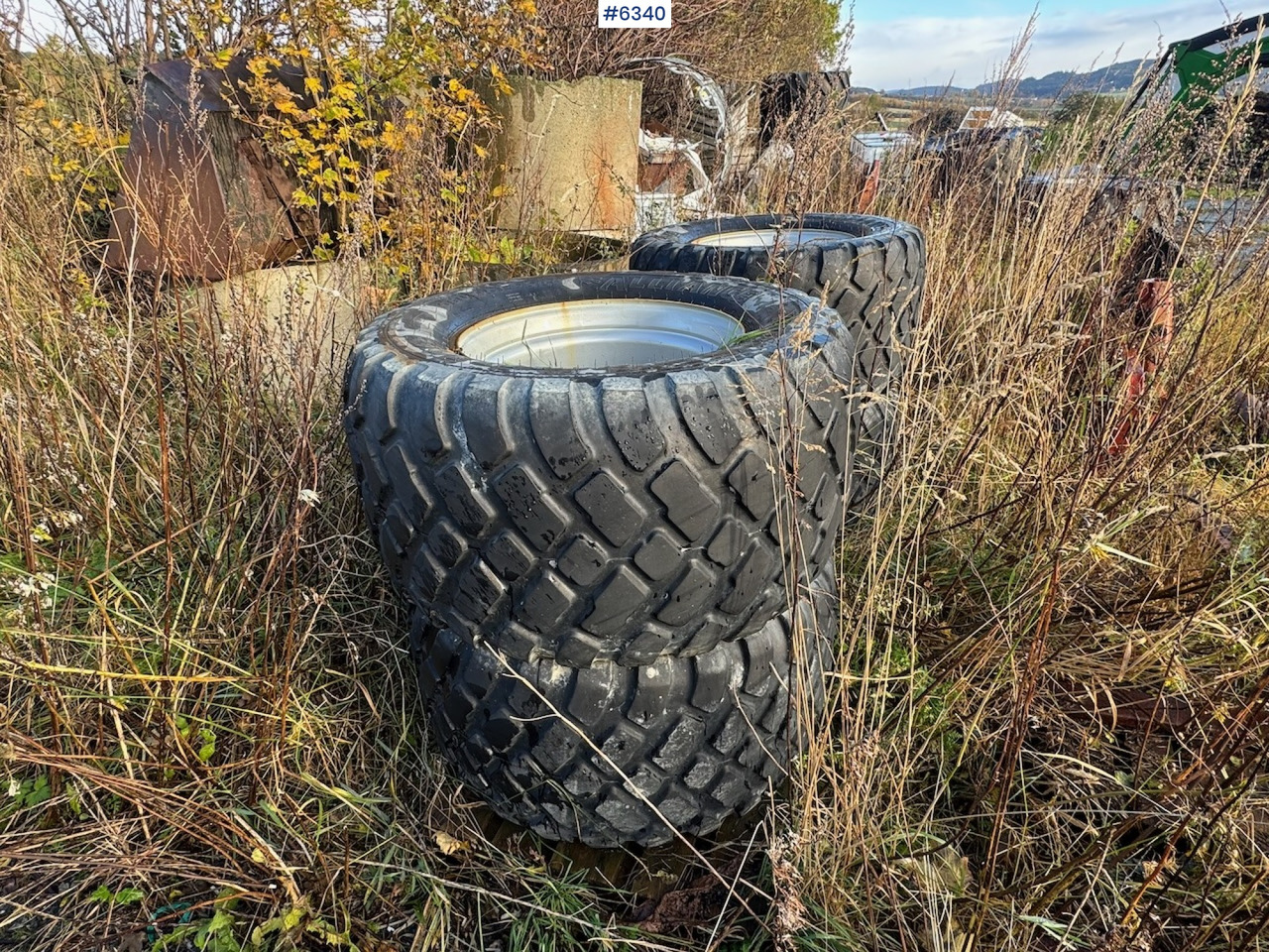 4 tires for dump trailer - عجلات - آلات البناء: صور 2 4 tires for dump trailer - عجلات - آلات البناء: صور 2