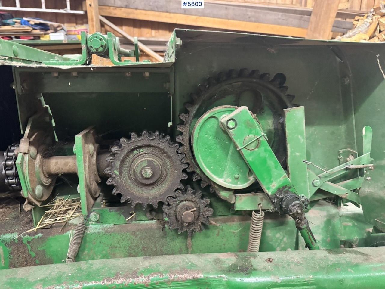 معدات القش John Deere 342 Square Baler: صور 16 معدات القش John Deere 342 Square Baler: صور 16