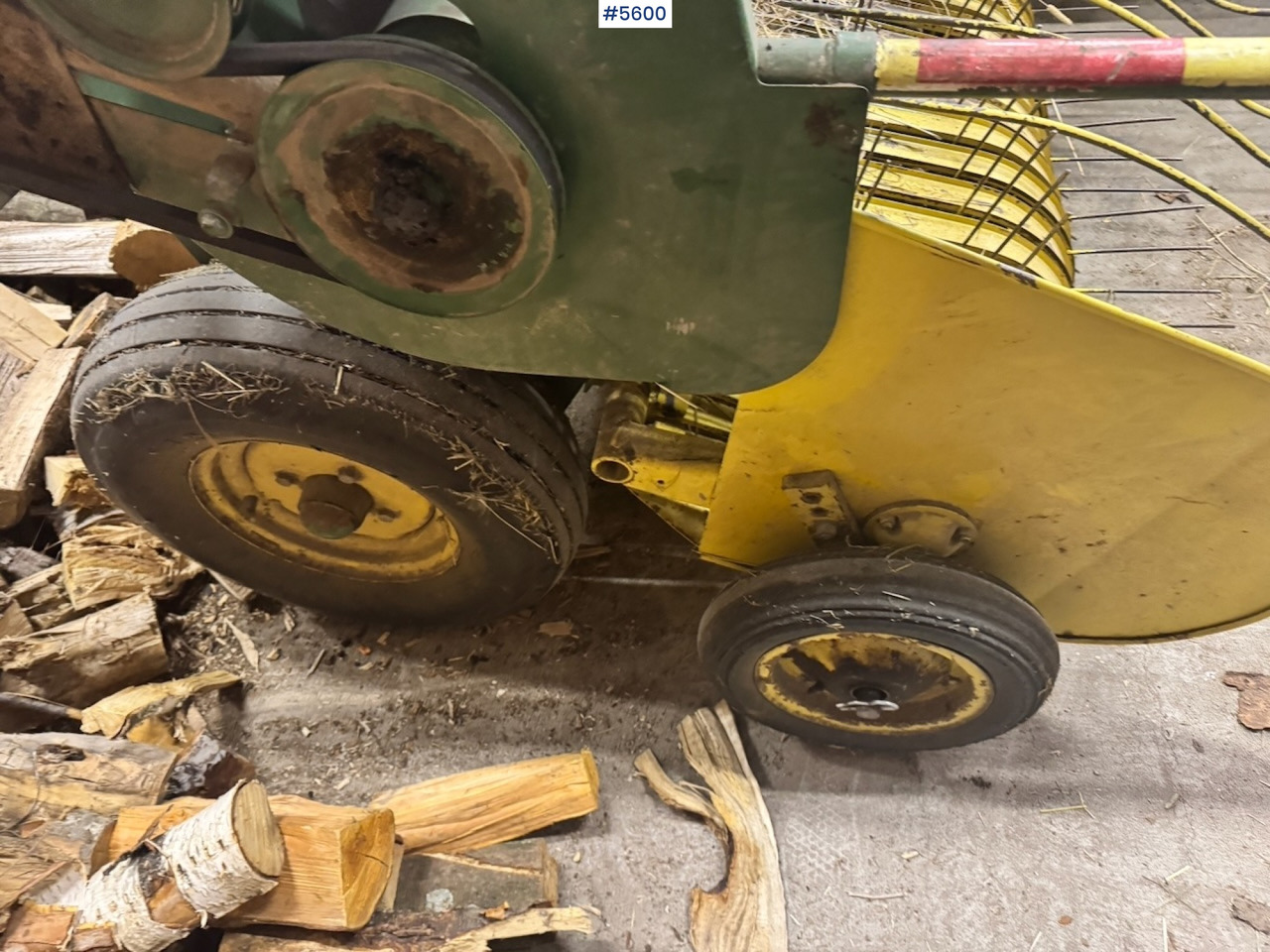 معدات القش John Deere 342 Square Baler: صور 10 معدات القش John Deere 342 Square Baler: صور 10