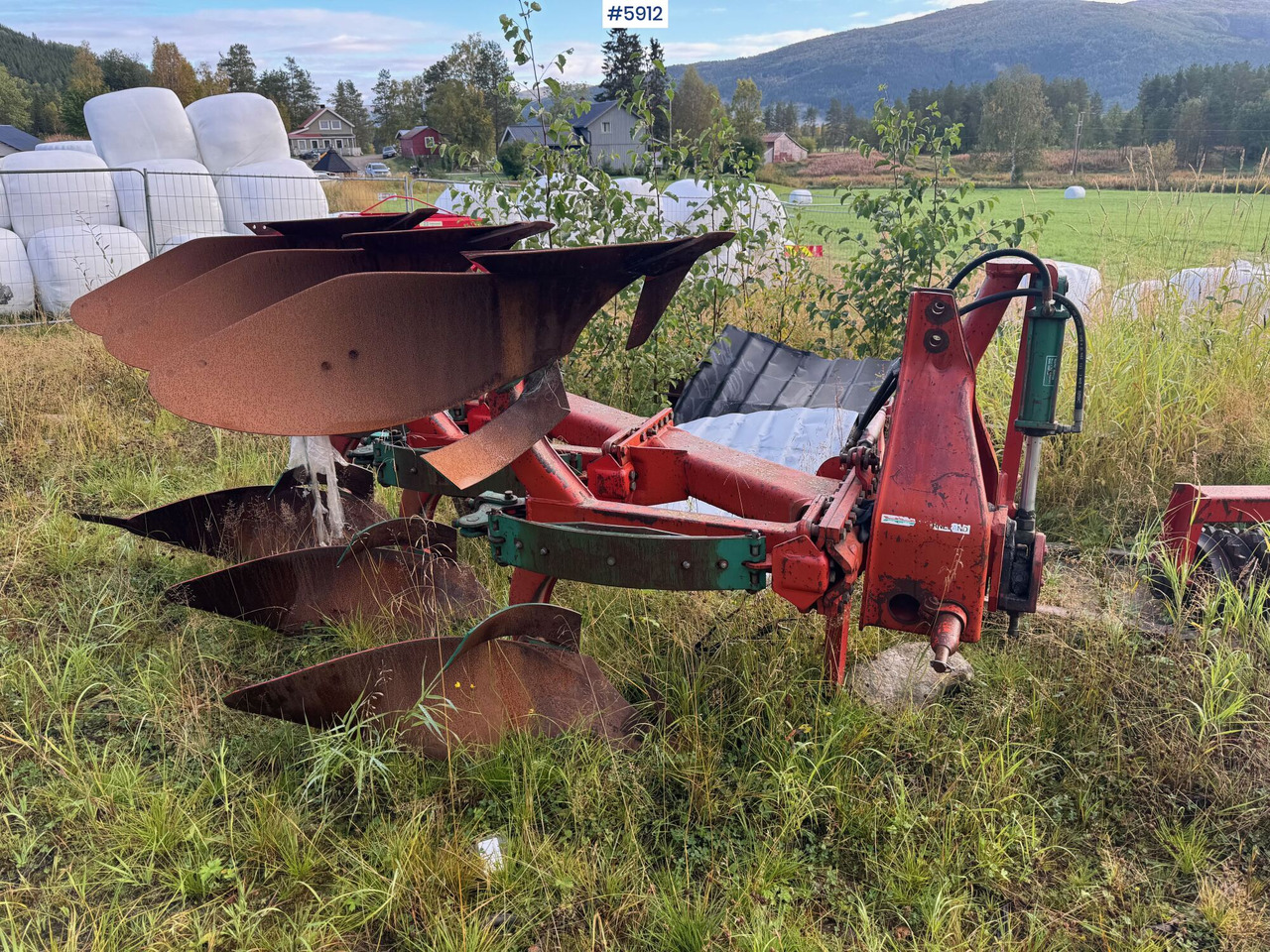 Kverneland 3-furrow reversible plough - ال معدات حراثه: صور 3 Kverneland 3-furrow reversible plough - ال معدات حراثه: صور 3