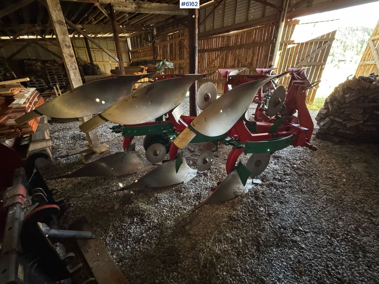 Kverneland 3-furrow reversible plough - ال معدات حراثه: صور 1 Kverneland 3-furrow reversible plough - ال معدات حراثه: صور 1