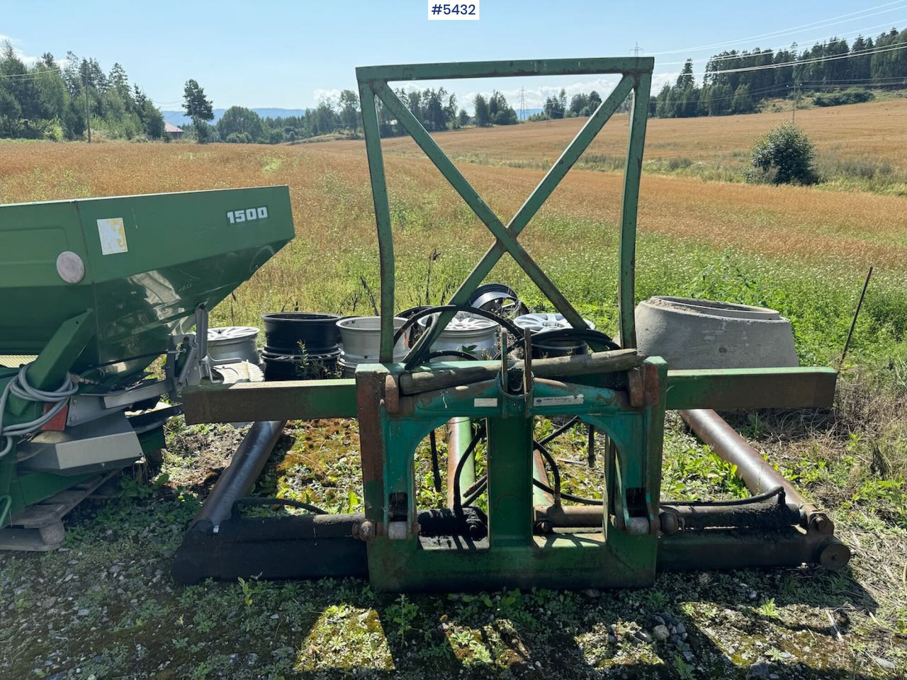 Round bale lifter - معدات القش: صور 5 Round bale lifter - معدات القش: صور 5