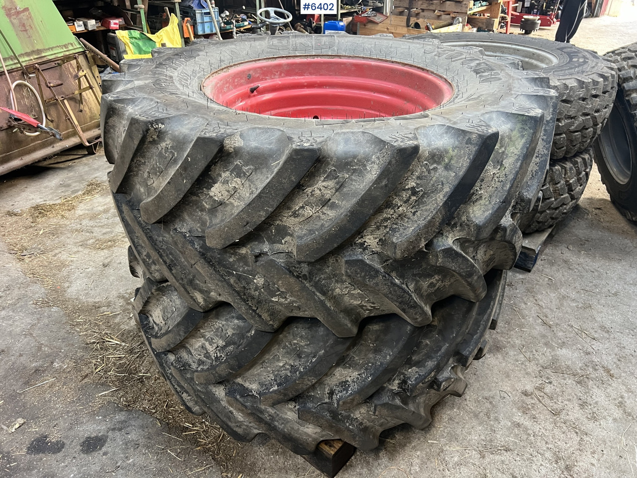 Tractor tires and rims - عجلات - الآلات والماكينات الزراعية: صور 3 Tractor tires and rims - عجلات - الآلات والماكينات الزراعية: صور 3