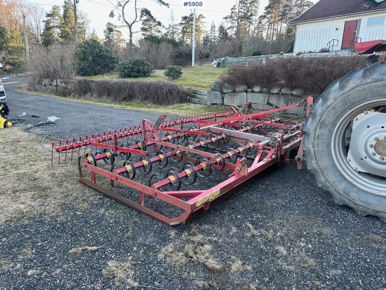 Väderstad Cultivator 4.6 m - ال معدات حراثه: صور 3 Väderstad Cultivator 4.6 m - ال معدات حراثه: صور 3