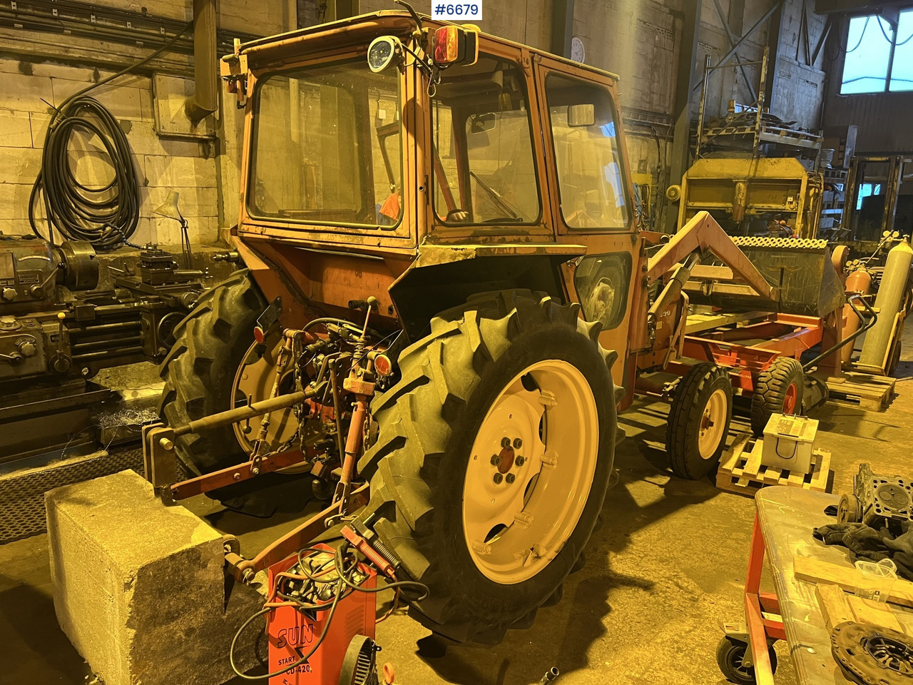 Volvo T430K traktor m/ frontlaster og skuffe - جرار: صور 3 Volvo T430K traktor m/ frontlaster og skuffe - جرار: صور 3