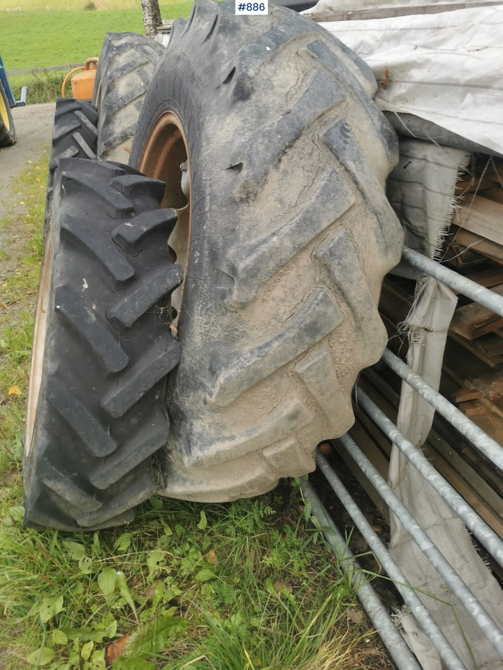 Wheel set on Deutz-Fahr 3.60 - عجلات - الآلات والماكينات الزراعية: صور 2 Wheel set on Deutz-Fahr 3.60 - عجلات - الآلات والماكينات الزراعية: صور 2