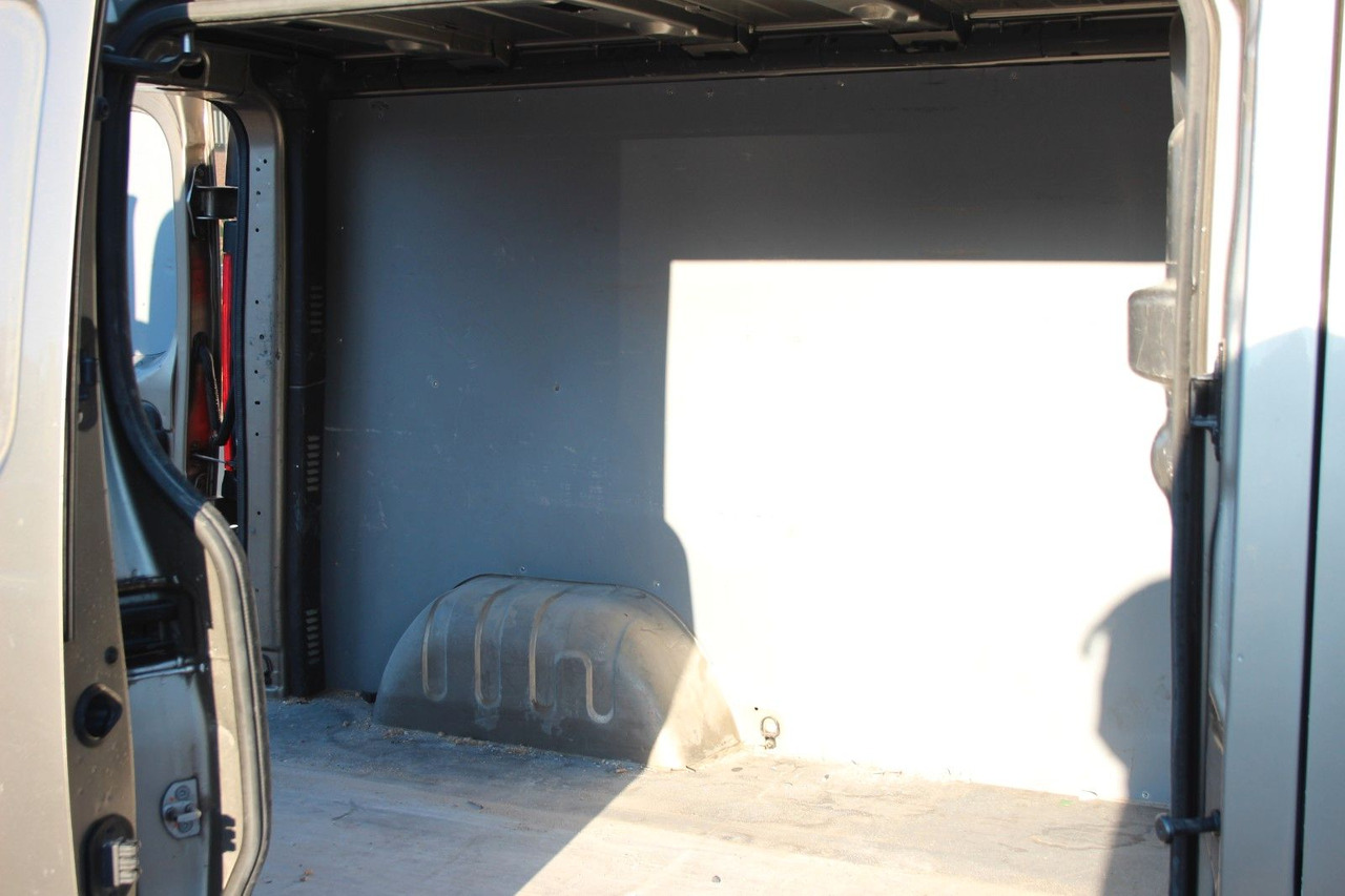 ميكروباص Opel Vivaro B Navi Klima Standheizung AHK: صور 12 ميكروباص Opel Vivaro B Navi Klima Standheizung AHK: صور 12