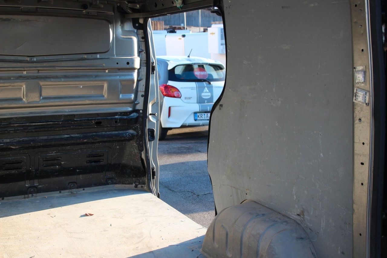 ميكروباص Opel Vivaro B Navi Klima Standheizung AHK: صور 16 ميكروباص Opel Vivaro B Navi Klima Standheizung AHK: صور 16