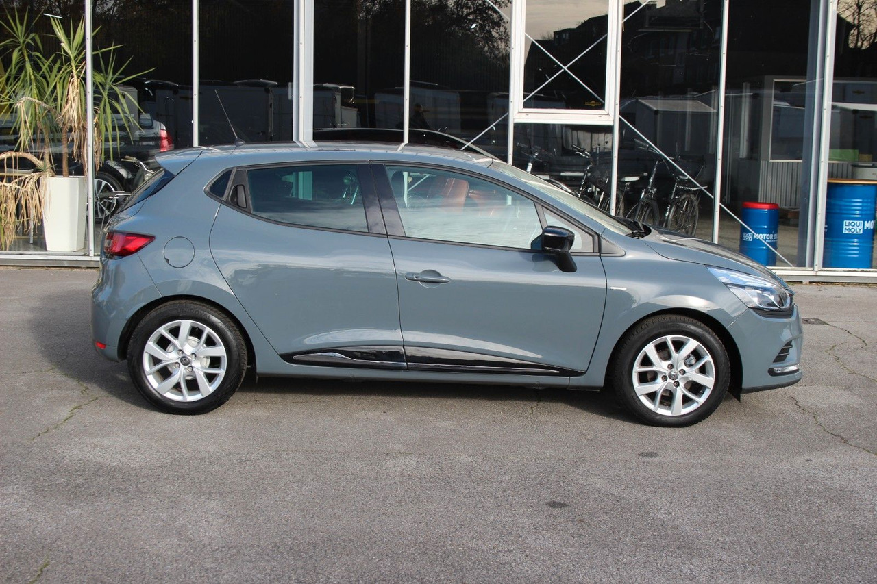 Renault Clio IV Limited 13tKM aus Rentnerbesitz Navi - سيدان: صور 2 Renault Clio IV Limited 13tKM aus Rentnerbesitz Navi - سيدان: صور 2