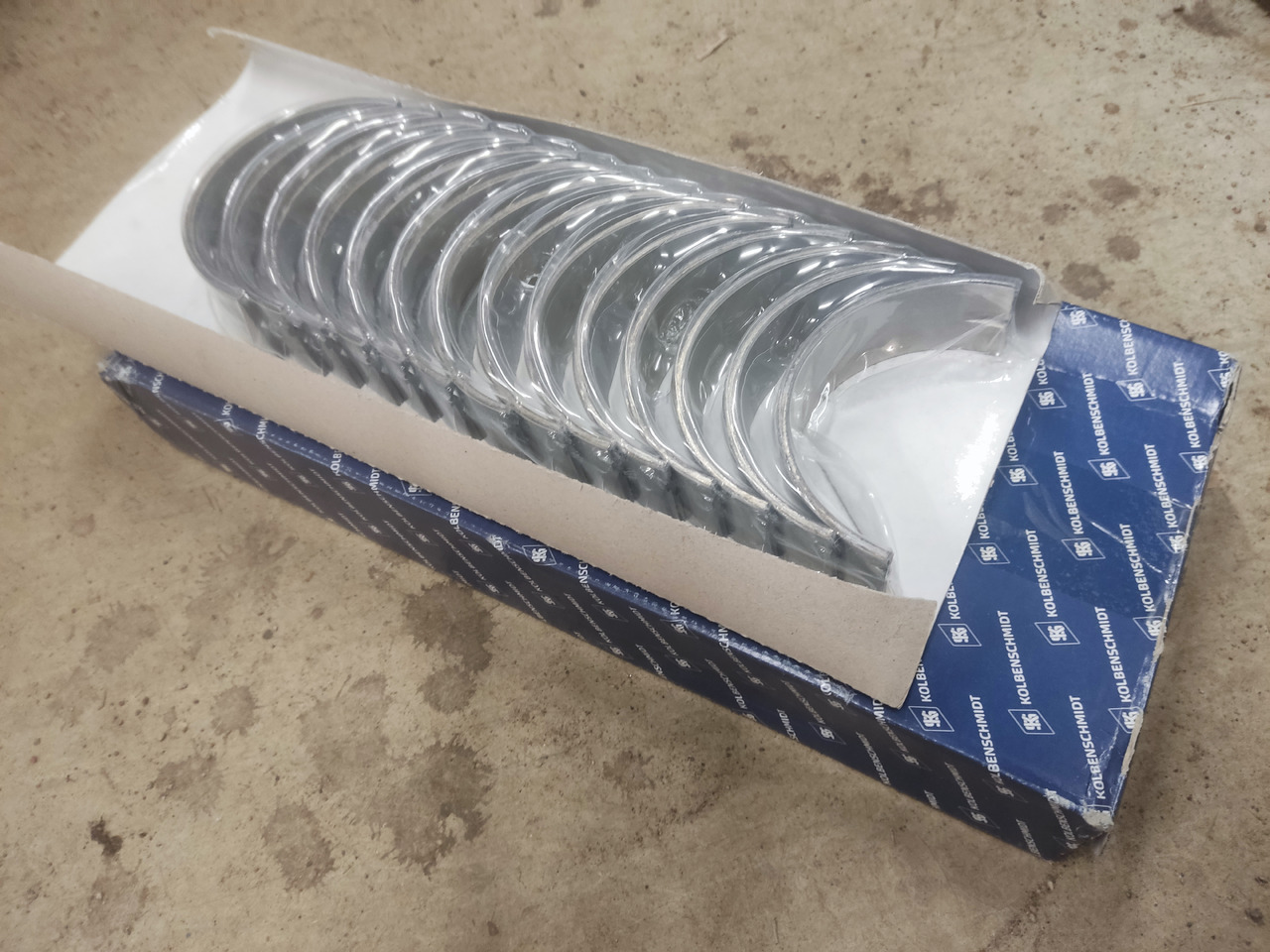 MAN TGX TGS main bearings with OUTSIDE repair oversize +0.5mm Kolbenschmidt - وإذ تضع المحرك: صور 1 MAN TGX TGS main bearings with OUTSIDE repair oversize +0.5mm Kolbenschmidt - وإذ تضع المحرك: صور 1