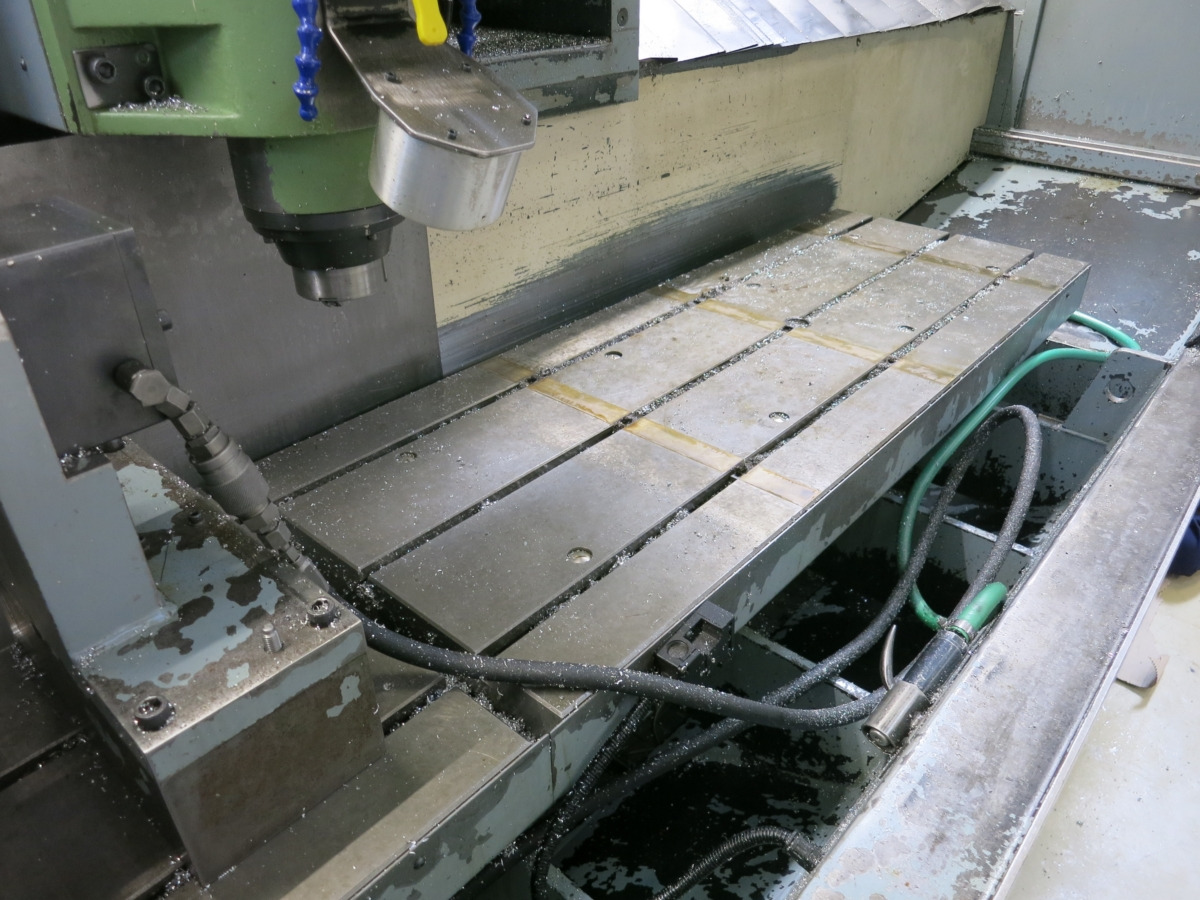 مركز تصنيع CNC AXA VC2: صور 6