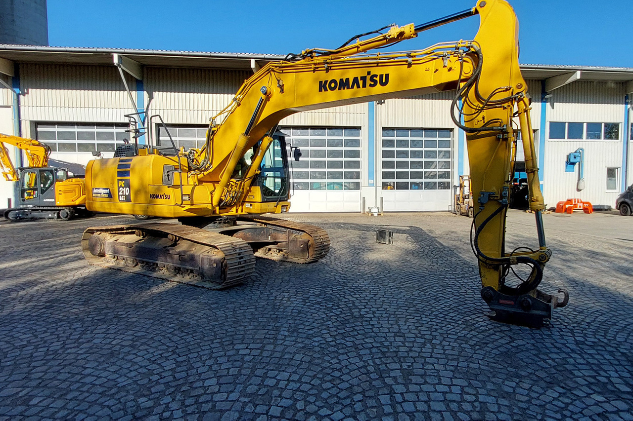 Komatsu PC210LCi-10 - حفارات زحافة: صور 5 Komatsu PC210LCi-10 - حفارات زحافة: صور 5