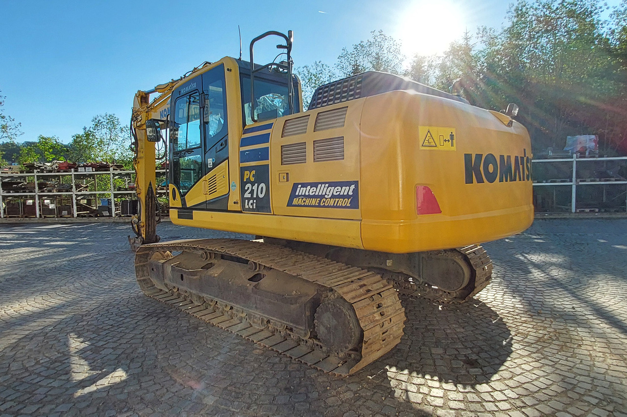 Komatsu PC210LCi-10 - حفارات زحافة: صور 2 Komatsu PC210LCi-10 - حفارات زحافة: صور 2