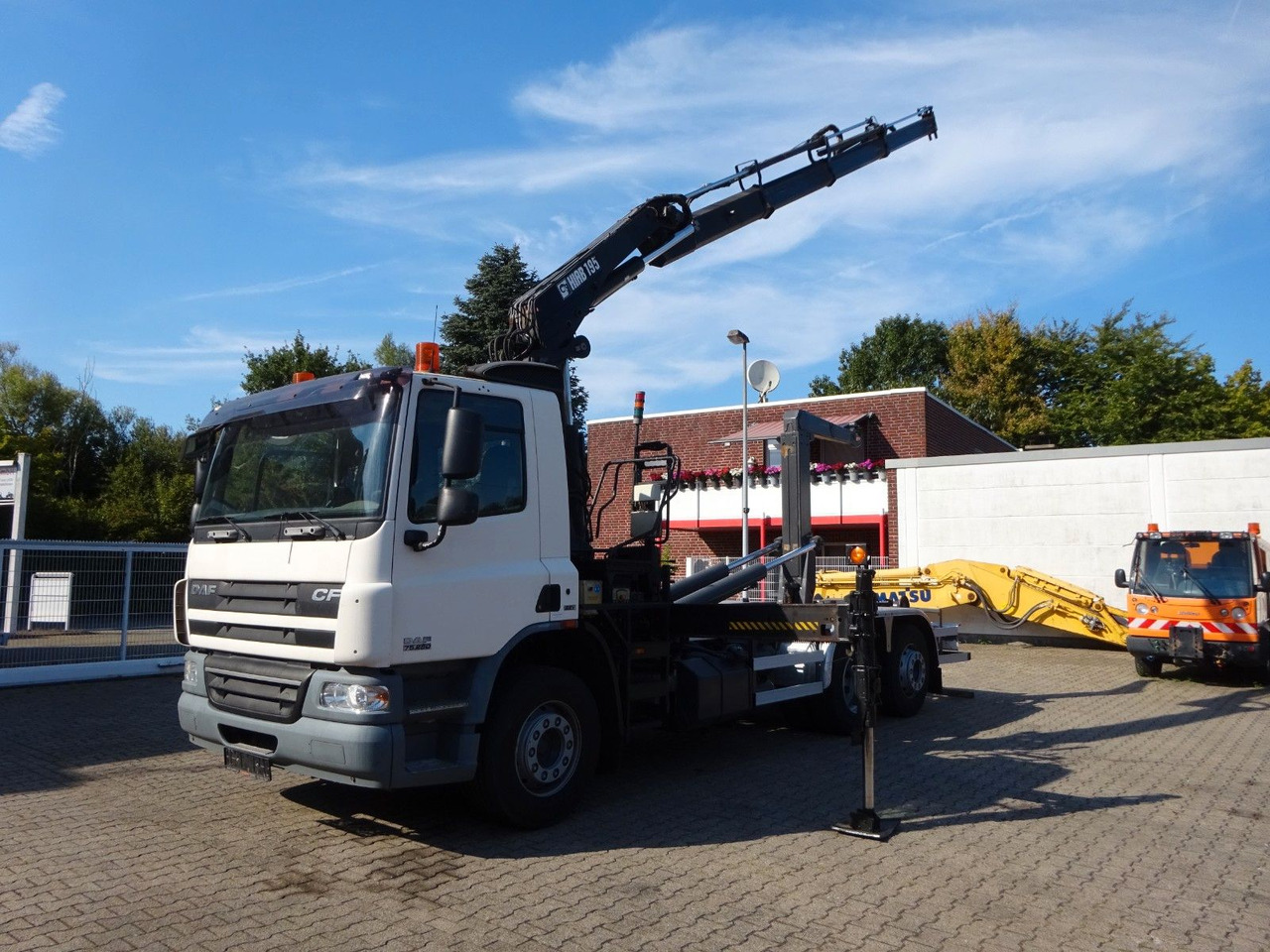DAF 28-250 CF Abroller + HIA B195-3 Kran - شاحنة ذات الخطاف, شاحنة كرين: صور 3 DAF 28-250 CF Abroller + HIA B195-3 Kran - شاحنة ذات الخطاف, شاحنة كرين: صور 3