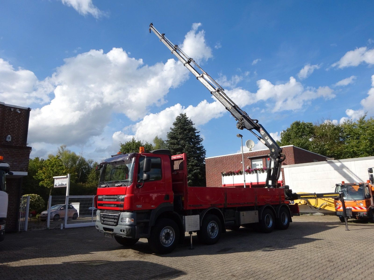 DAF 85.410 Pritsche + HIAB 322E6 Kran 8x4 - شاحنة كرين: صور 4 DAF 85.410 Pritsche + HIAB 322E6 Kran 8x4 - شاحنة كرين: صور 4