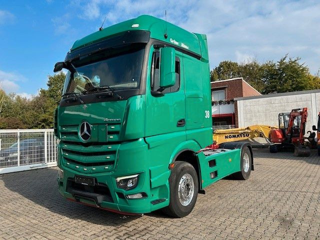 Mercedes-Benz 1851 Actros SZM mit Kipper-Pumpe 4x2 - شاحنة جرار: صور 2 Mercedes-Benz 1851 Actros SZM mit Kipper-Pumpe 4x2 - شاحنة جرار: صور 2