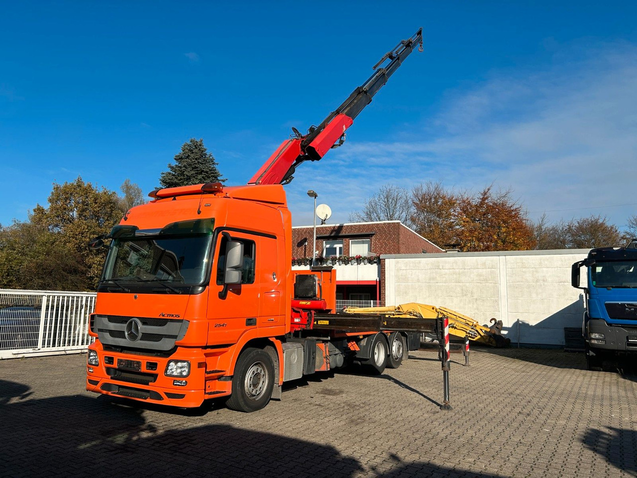 Mercedes-Benz 2541 Actros Plattform + FASSI Kran 6X2 - شاحنة كرين: صور 3 Mercedes-Benz 2541 Actros Plattform + FASSI Kran 6X2 - شاحنة كرين: صور 3