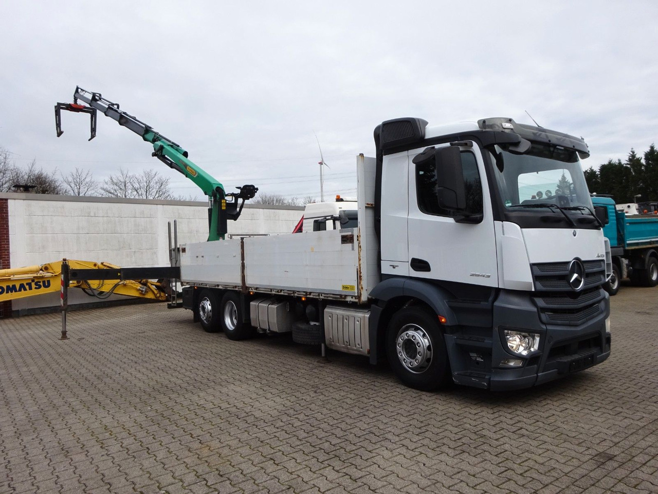 Mercedes-Benz 2543 Antos Baustoff +PK 26001 bis 20 m Auslage Mercedes-Benz 2543 Antos Baustoff +PK 26001 bis 20 m Auslage - شاحنة كرين, شاحنات مسطحة: صور 1 Mercedes-Benz 2543 Antos Baustoff +PK 26001 bis 20 m Auslage Mercedes-Benz 2543 Antos Baustoff +PK 26001 bis 20 m Auslage - شاحنة كرين, شاحنات مسطحة: صور 1