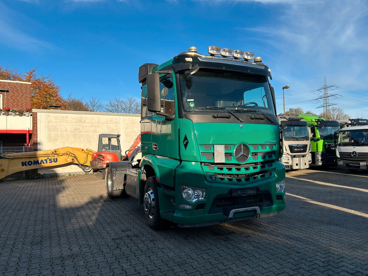 Mercedes-Benz Arocs 1845 SZM 4x4 HAD - شاحنة جرار: صور 4 Mercedes-Benz Arocs 1845 SZM 4x4 HAD - شاحنة جرار: صور 4