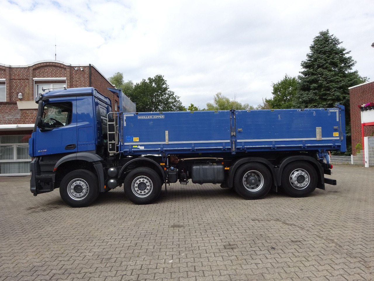 Mercedes-Benz Arocs 3446 MEILER 3 Seitenkipper 8x2 - قلابات: صور 3 Mercedes-Benz Arocs 3446 MEILER 3 Seitenkipper 8x2 - قلابات: صور 3