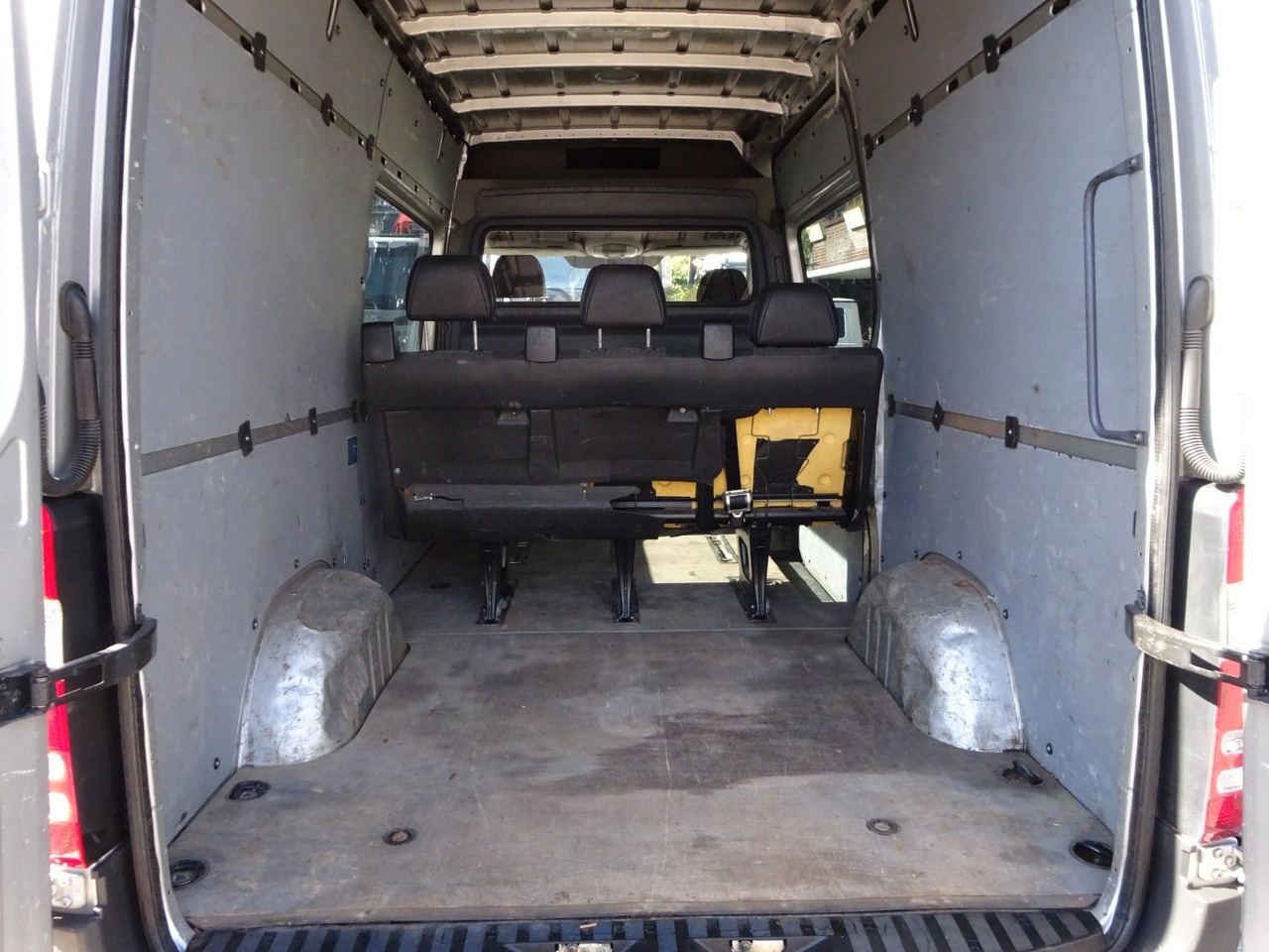 فان Mercedes-Benz Sprinter 316CDI Mixto 4x2: صور 7 فان Mercedes-Benz Sprinter 316CDI Mixto 4x2: صور 7