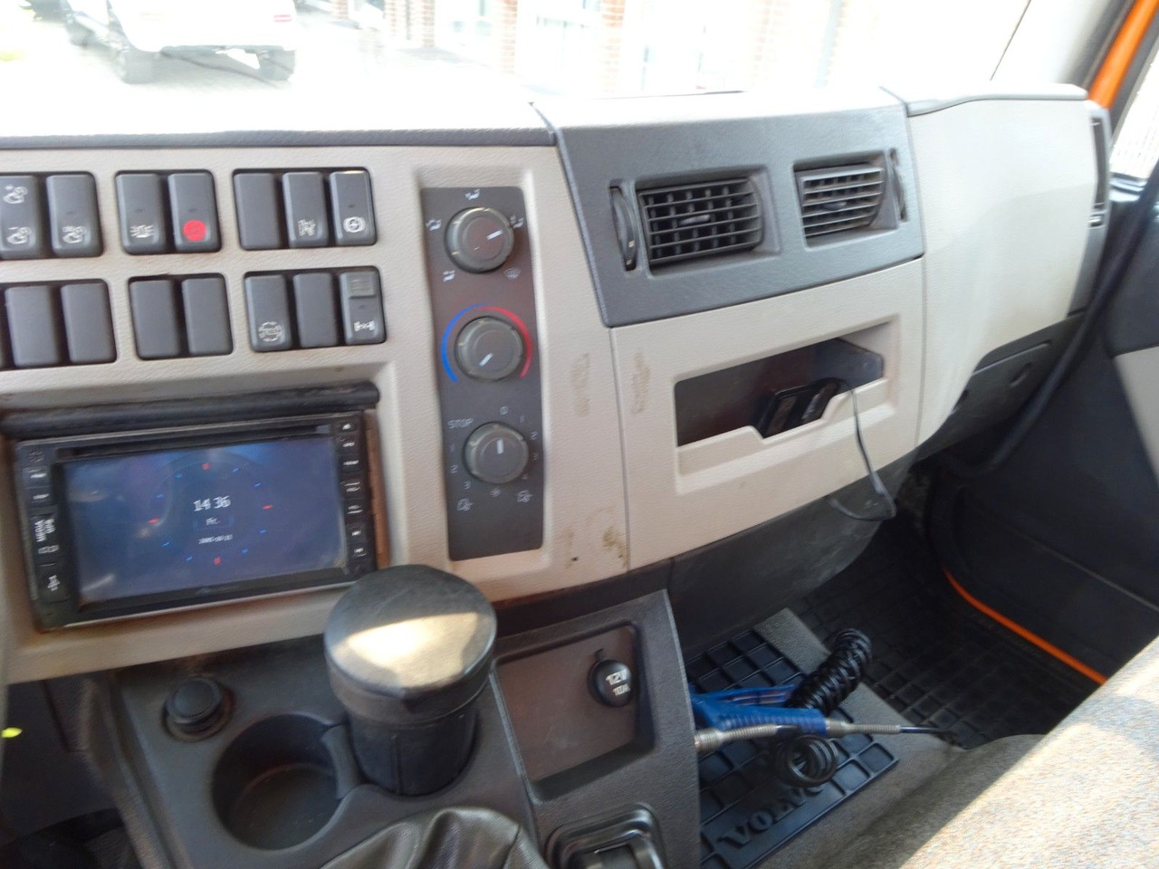 قلابات Volvo FL 280 MEILLER 3Skipper 4x2: صور 15 قلابات Volvo FL 280 MEILLER 3Skipper 4x2: صور 15