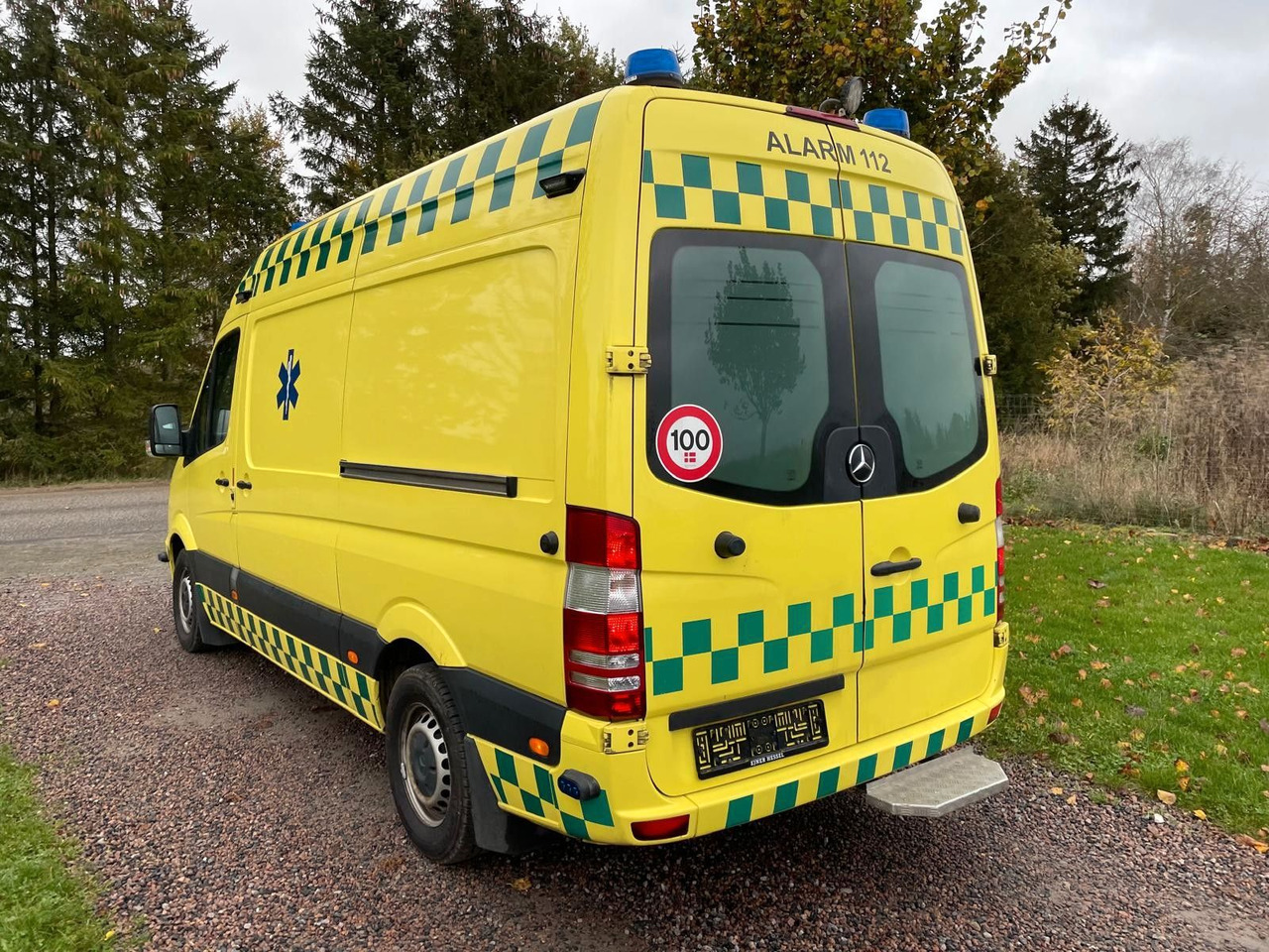 Mercedes-Benz Sprinter II Kasten 316 CDI Aut Ambulance - سيارة إسعاف: صور 3 Mercedes-Benz Sprinter II Kasten 316 CDI Aut Ambulance - سيارة إسعاف: صور 3