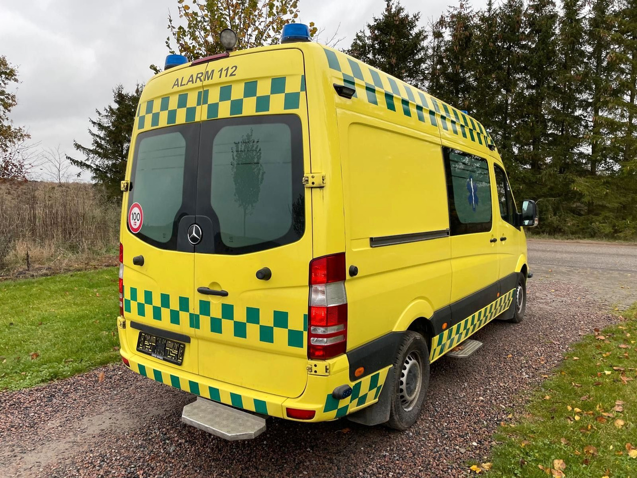 Mercedes-Benz Sprinter II Kasten 316 CDI Aut Ambulance - سيارة إسعاف: صور 5 Mercedes-Benz Sprinter II Kasten 316 CDI Aut Ambulance - سيارة إسعاف: صور 5