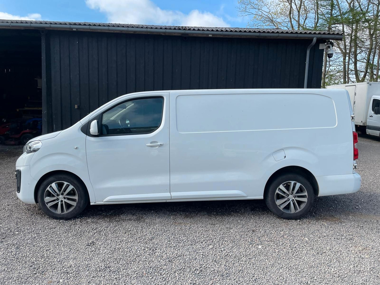 Peugeot Expert Kasten Premium L3 BlueHDi 2,0 *Defect* - فان المدمجة: صور 2 Peugeot Expert Kasten Premium L3 BlueHDi 2,0 *Defect* - فان المدمجة: صور 2
