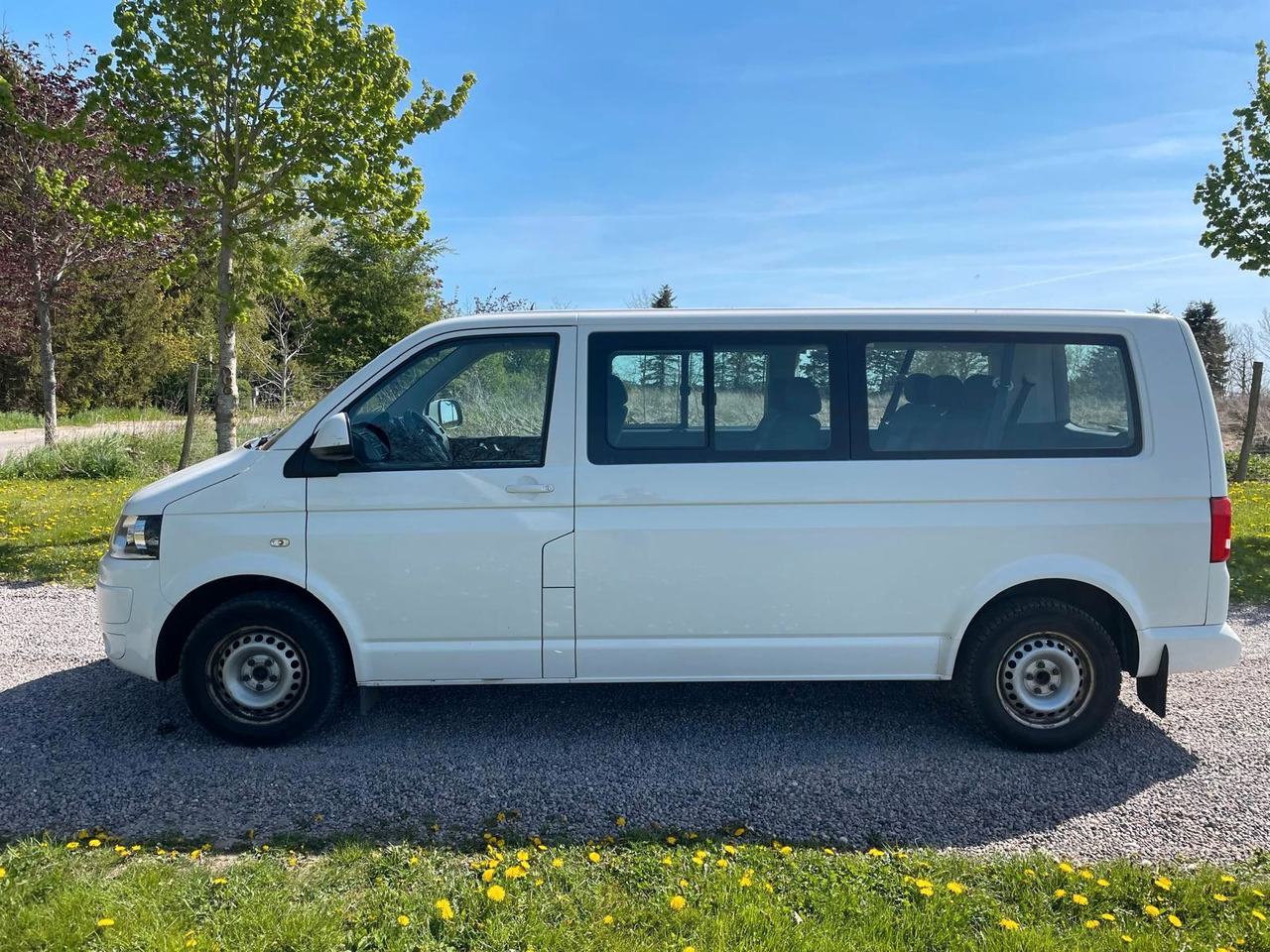 Volkswagen T5 Caravelle 2.0 TDI DSG Comfortline Lang - ميكروباص: صور 2 Volkswagen T5 Caravelle 2.0 TDI DSG Comfortline Lang - ميكروباص: صور 2