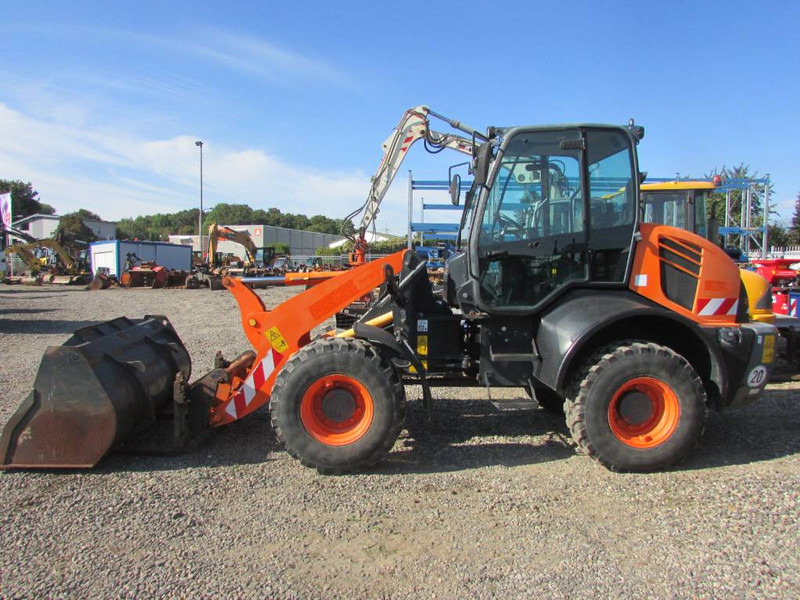 Komatsu WA 100 M-7 Radlader 31.000 EUR - اللودر بعجل: صور 1 Komatsu WA 100 M-7 Radlader 31.000 EUR - اللودر بعجل: صور 1