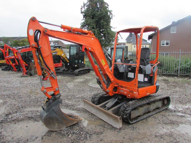 Kubota U 27-4 Canopy Minibagger 17.500 EUR - حفارة مصغرة: صور 2 Kubota U 27-4 Canopy Minibagger 17.500 EUR - حفارة مصغرة: صور 2