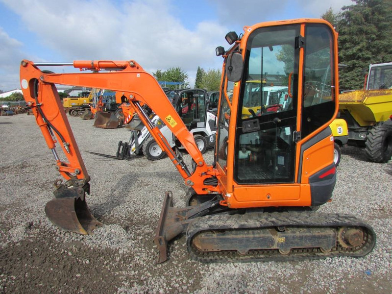 Kubota U 27-4 Minibagger 20.000 EUR - حفارة مصغرة: صور 2 Kubota U 27-4 Minibagger 20.000 EUR - حفارة مصغرة: صور 2