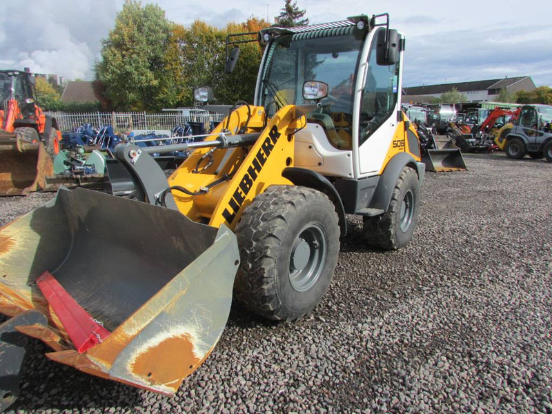 Liebherr L 506 Compact Radlader 47.000 EUR netto - اللودر بعجل: صور 3 Liebherr L 506 Compact Radlader 47.000 EUR netto - اللودر بعجل: صور 3