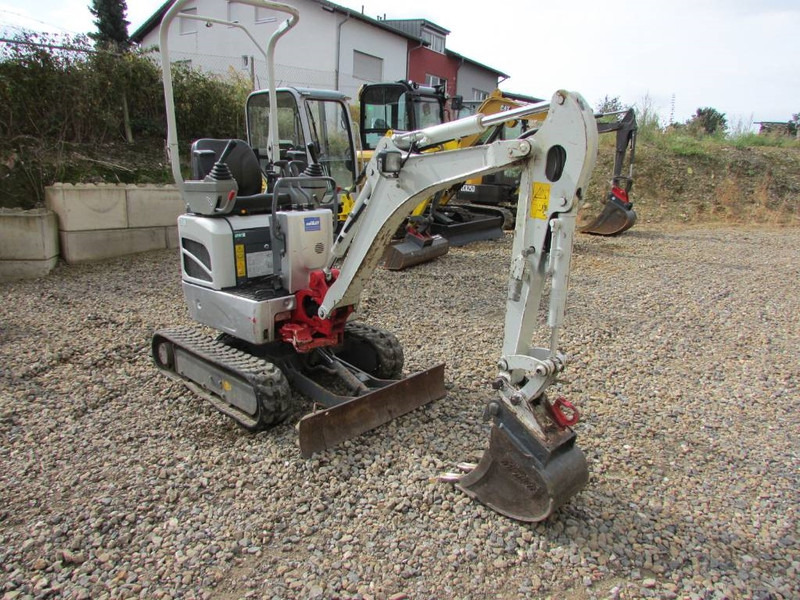 Takeuchi TB 210 R Minibagger 14.500 EUR - حفارة مصغرة: صور 3 Takeuchi TB 210 R Minibagger 14.500 EUR - حفارة مصغرة: صور 3