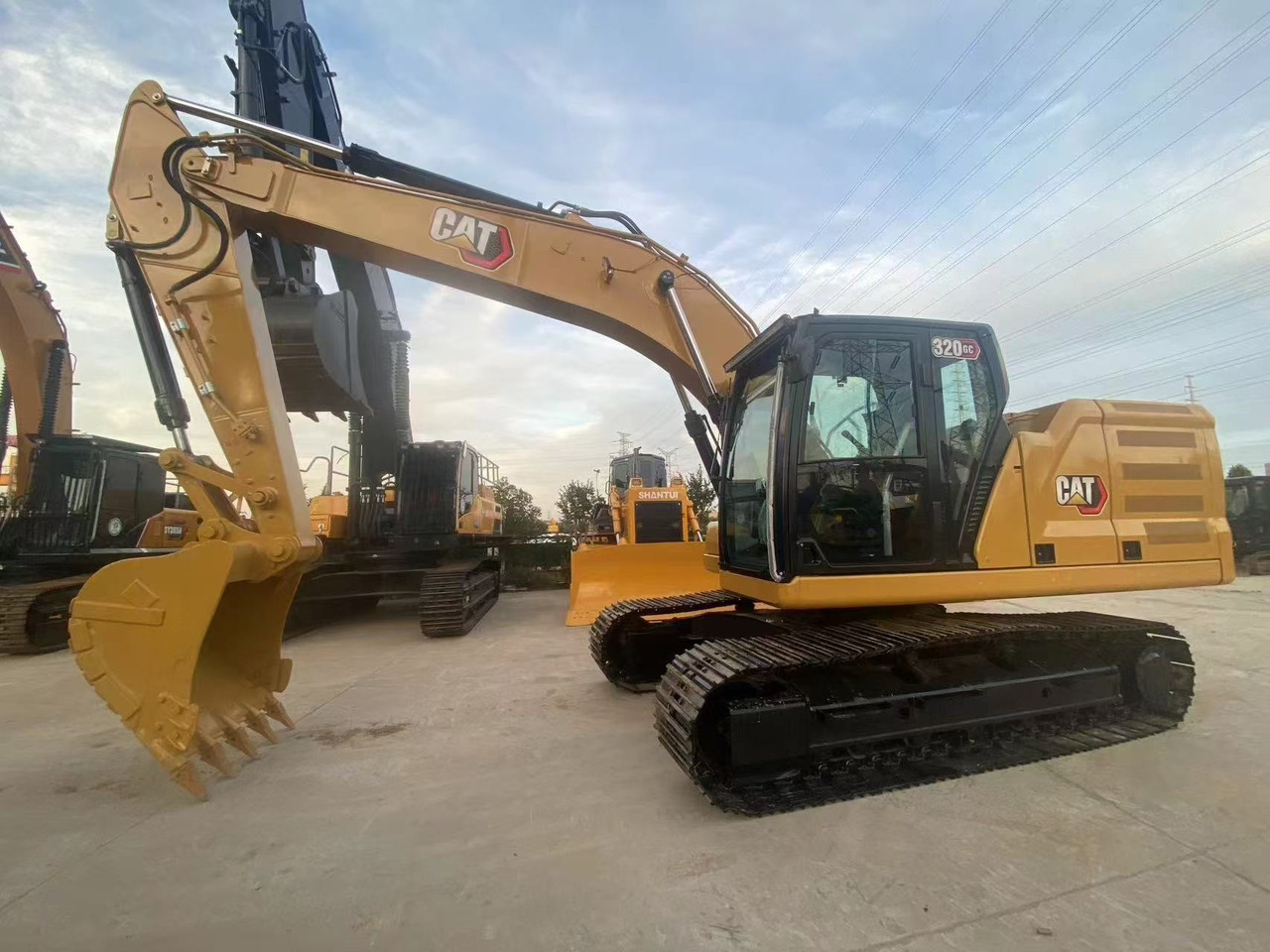 CATERPILLAR 320GC - حفارات زحافة: صور 1 CATERPILLAR 320GC - حفارات زحافة: صور 1