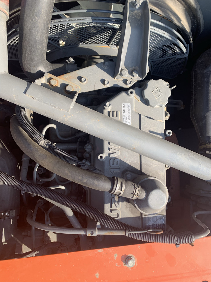 HITACHI ZX200-3 - حفارات زحافة: صور 4 HITACHI ZX200-3 - حفارات زحافة: صور 4