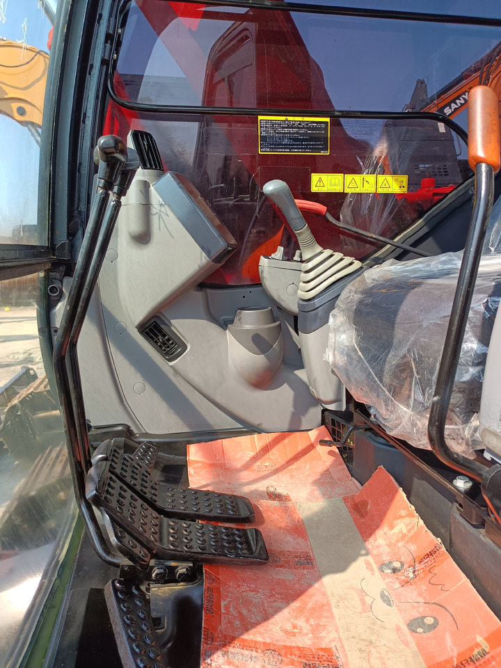HITACHI ZX75 - حفارات زحافة: صور 4 HITACHI ZX75 - حفارات زحافة: صور 4