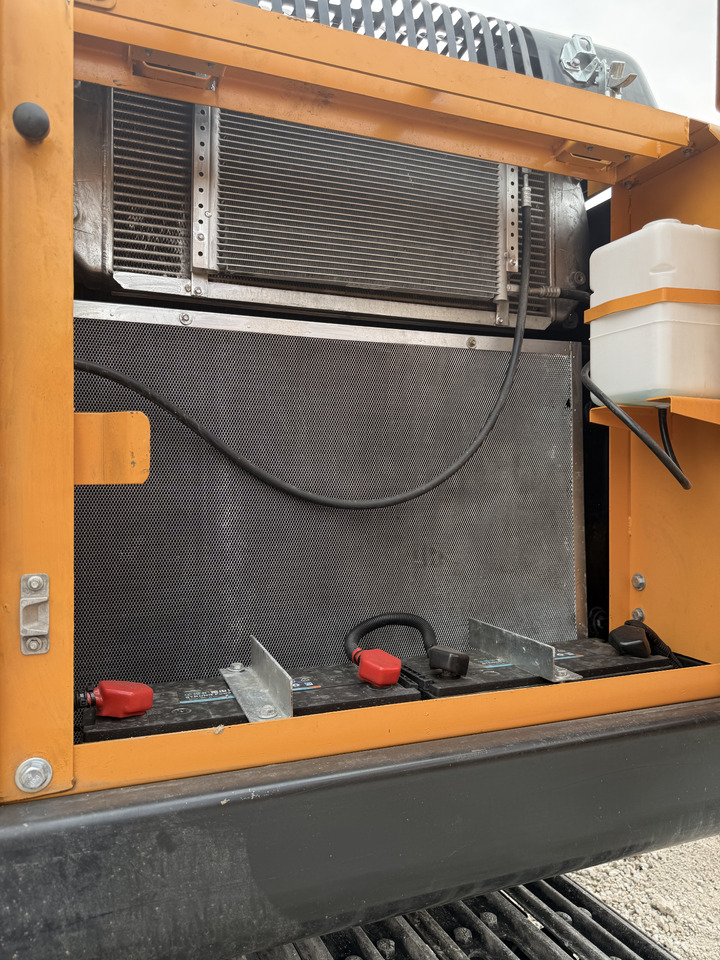 HYUNDAI HX220HD - حفارات زحافة: صور 5 HYUNDAI HX220HD - حفارات زحافة: صور 5