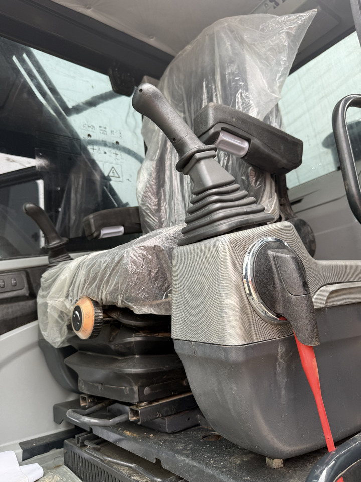 HYUNDAI HX220HD - حفارات زحافة: صور 3 HYUNDAI HX220HD - حفارات زحافة: صور 3